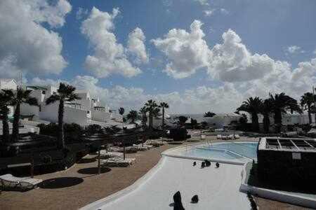 Bonito Apartamento Reformado En Las Coronas Costa Teguise Exterior foto