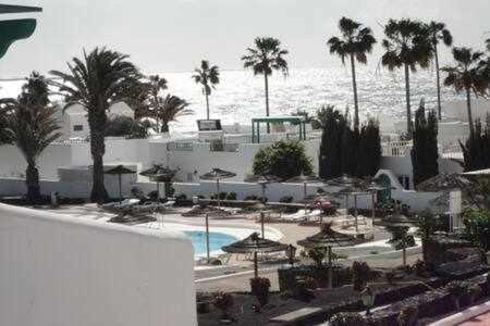 Bonito Apartamento Reformado En Las Coronas Costa Teguise Exterior foto